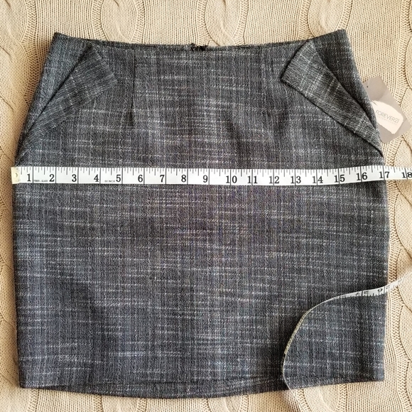 NEW Plaid mini skirt - Picture 4 of 7
